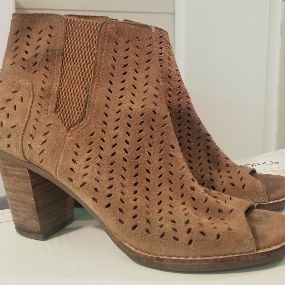 TOMS suade pep-toe low rise boot